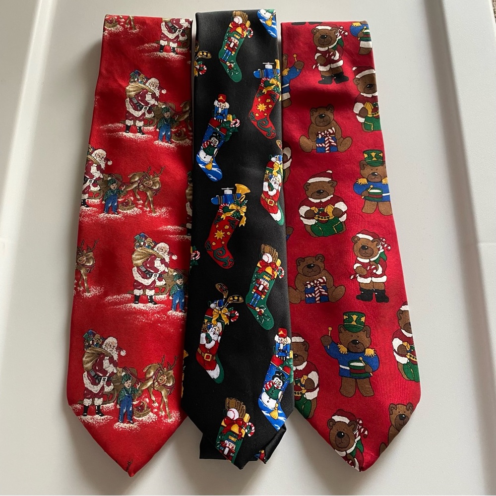 Set of 3 Vintage Men's Novelty Christmas Neck Ties Santa Claus Bears Stockings